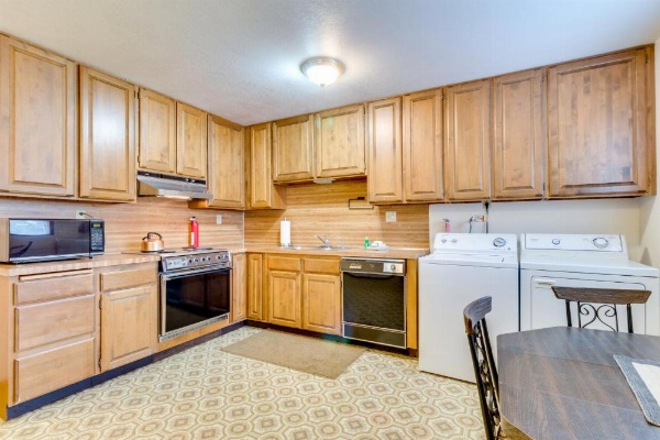 Falcon's Nest image 18