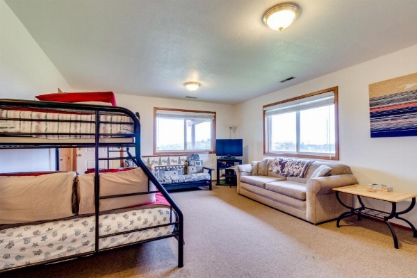 Falcon's Nest image 25